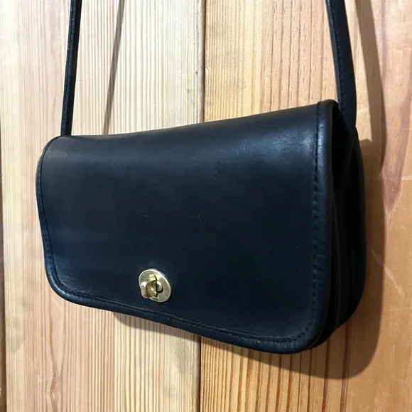 Vintage Coach Black Dinky 4422 Turnlock Crossbody Bag Made in USA NYC Era - Picture 9 of 16